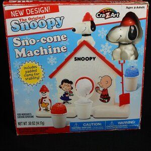 The Original Snoopy Snow Cone Sno-Cone Machine Maker Peanuts Classic Toy